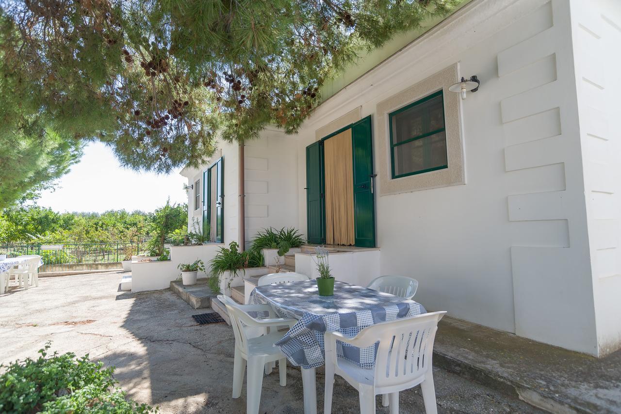 Villa Tre Torri Mattinata Esterno foto